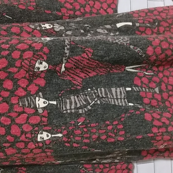 Sweater Dress Artsy graphic size small - Picture 5 of 11